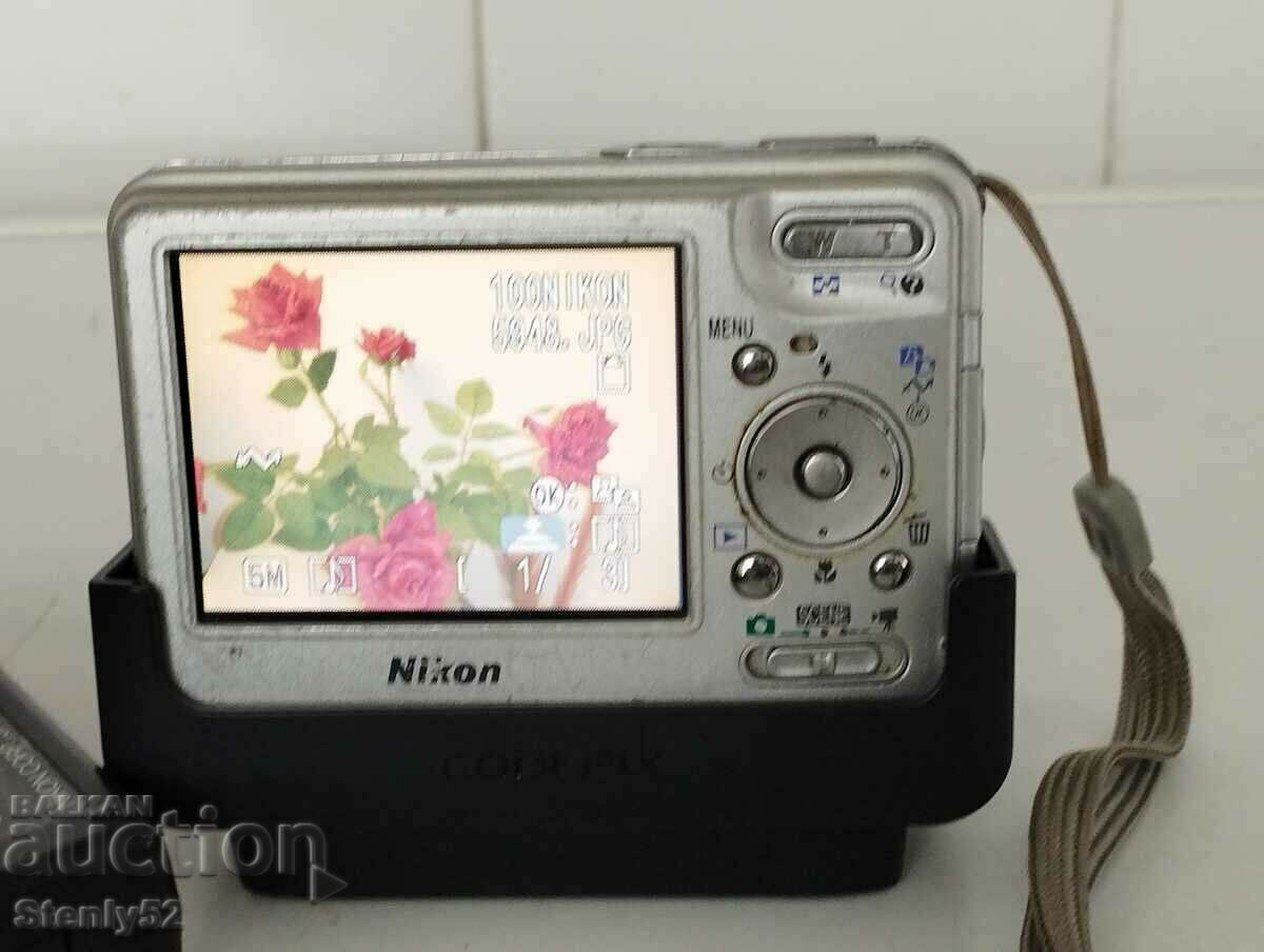 Digital camera "Nikon" for photography and videos.