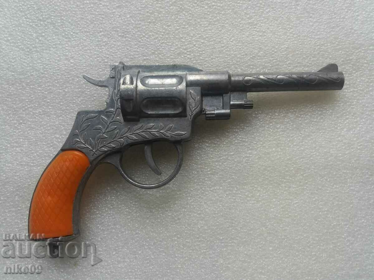 Un pistol metalic din anii 70!