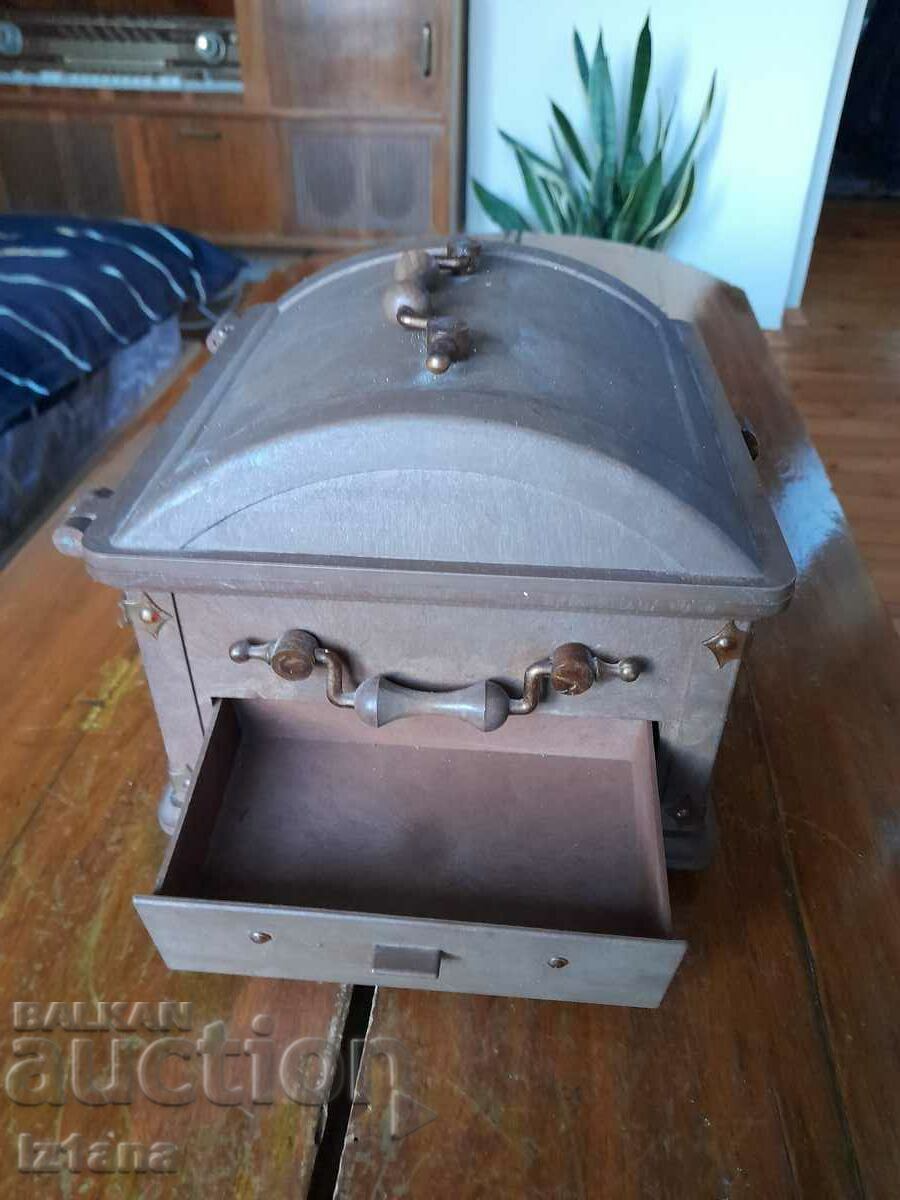 Old music box, chest Box with price 63.00 BGN | € 32.21 Old music box, chest Box with price 63.00 BGN | € 32.21