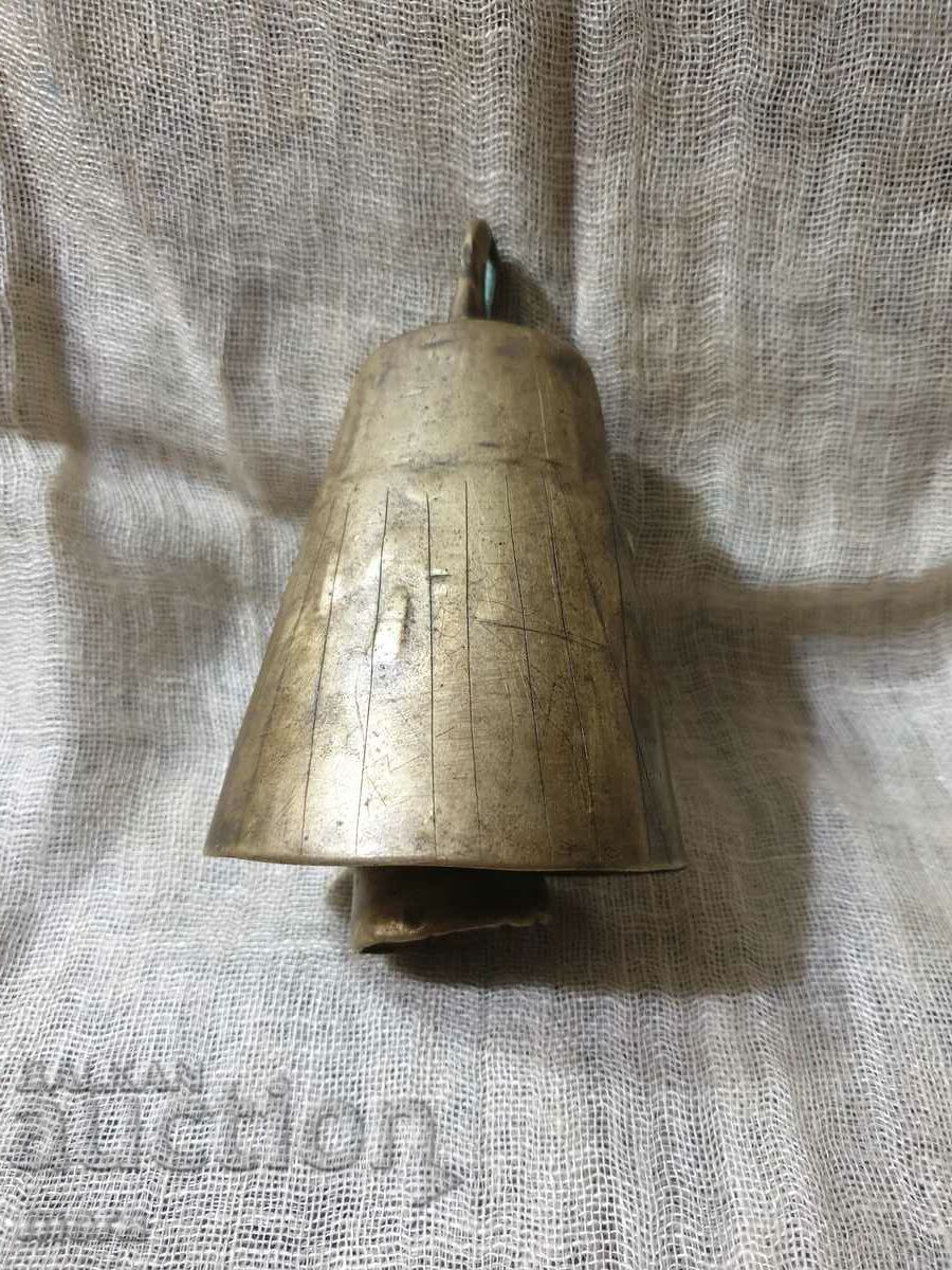 Authentic bronze bowl - 10 cm from rim to rim with price 260.00 BGN | € 132.94 Authentic bronze bowl - 10 cm from rim to rim with price 260.00 BGN | € 132.94