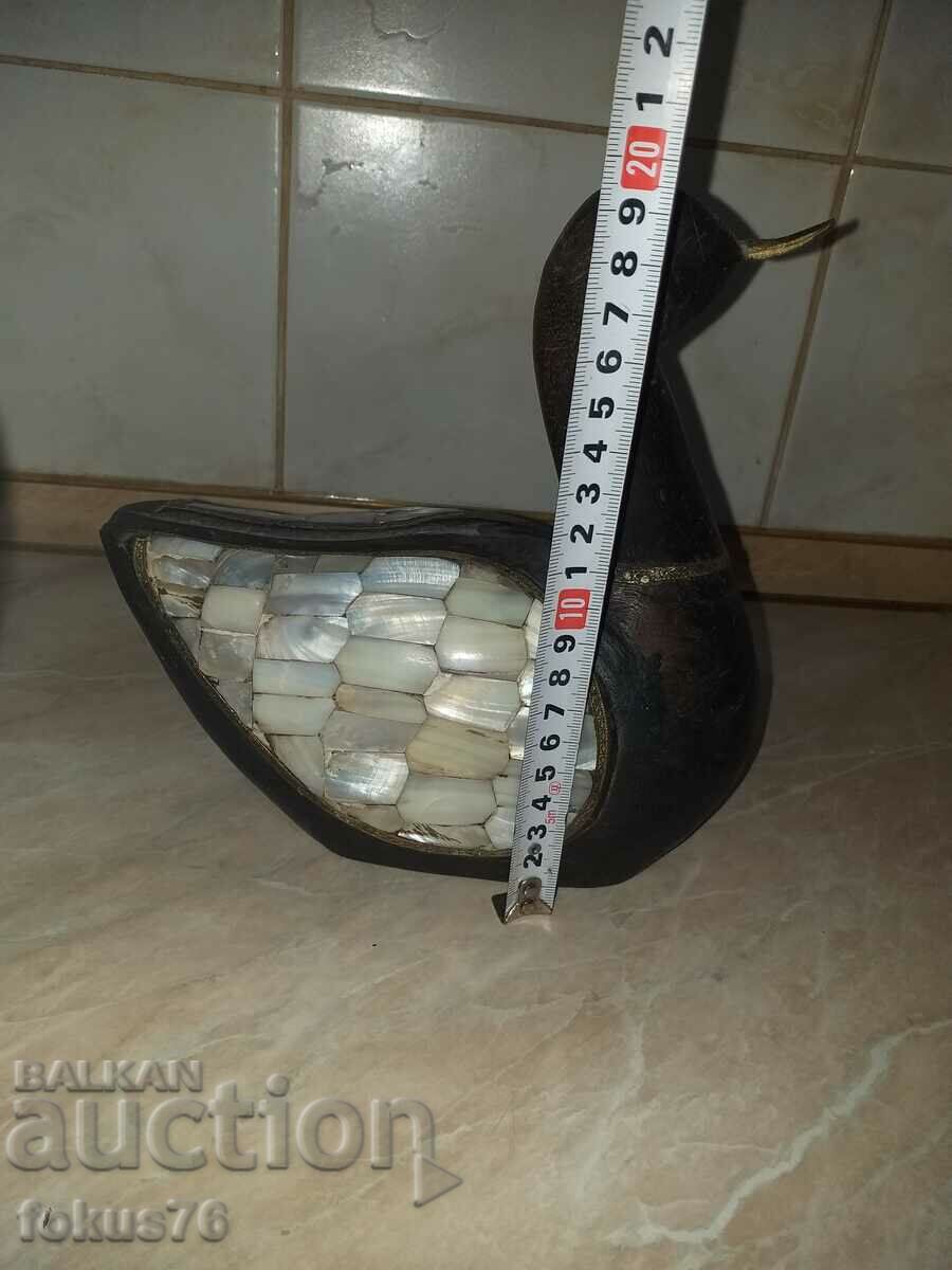 Delivery of Large wood duck duck with broze and mother-of-pearl Delivery of Large wood duck duck with broze and mother-of-pearl