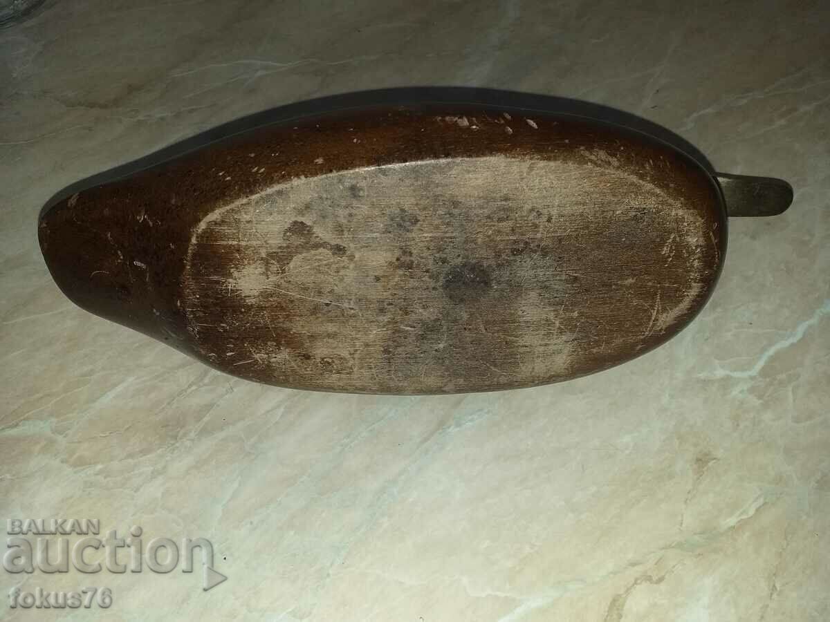 O rață mare de lemn, bătrână, cu un cioc de bronz - 6 O rață mare de lemn, bătrână, cu un cioc de bronz - 6