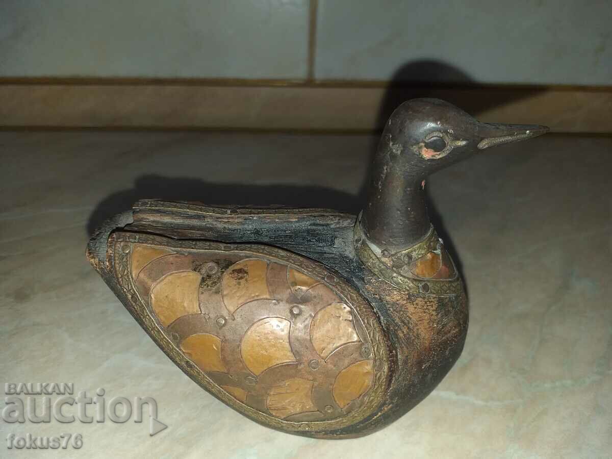 Unique wooden duck duck with brass fittings with price 45.00 BGN | € 23.01 Unique wooden duck duck with brass fittings with price 45.00 BGN | € 23.01