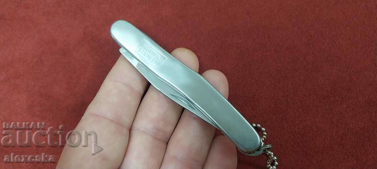 An old pocket knife with price 14.00 BGN | € 7.16 An old pocket knife with price 14.00 BGN | € 7.16