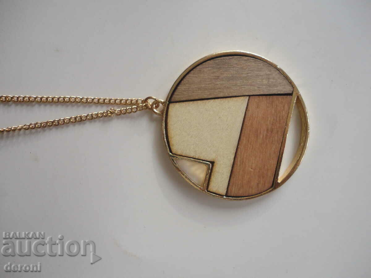 A great gold plated necklace with price 15.00 BGN | € 7.67 A great gold plated necklace with price 15.00 BGN | € 7.67