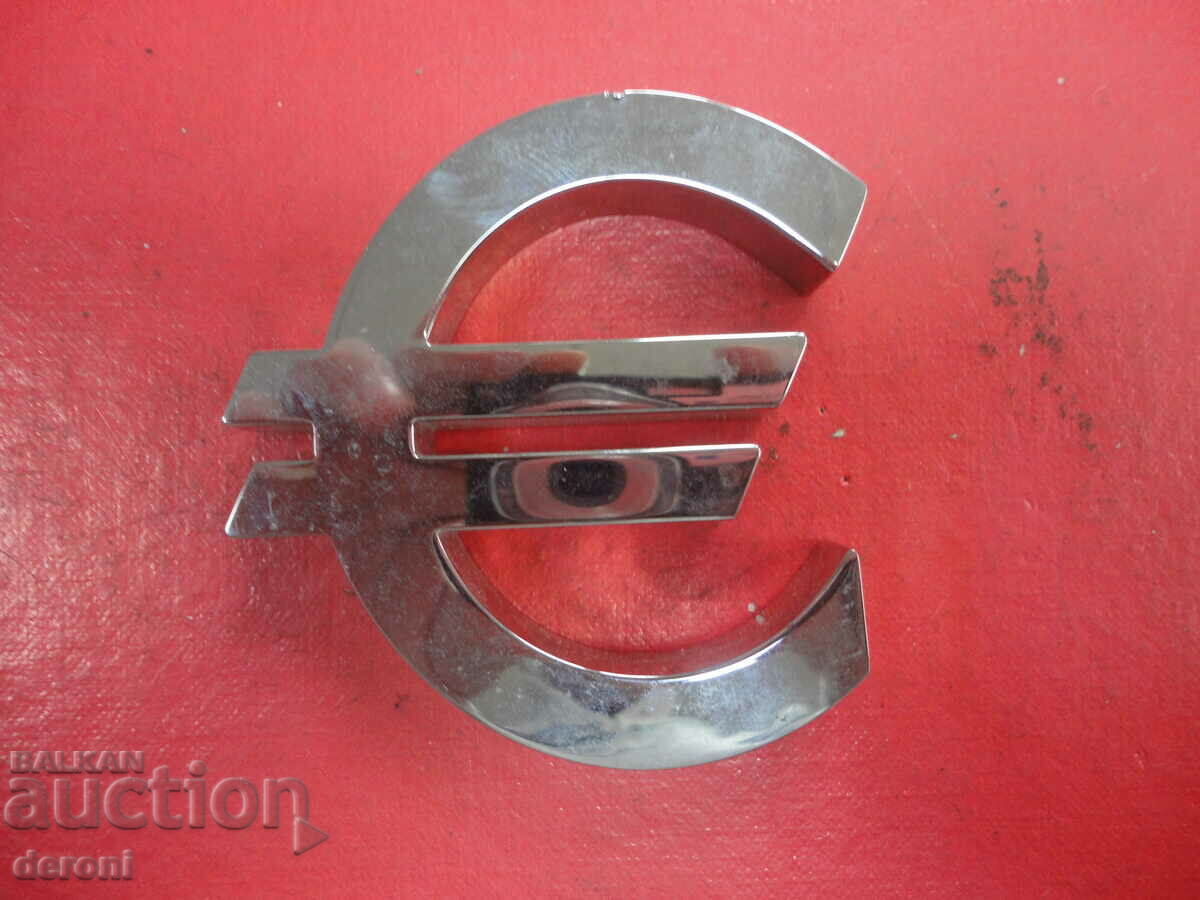 Auction  Metal emblem plate