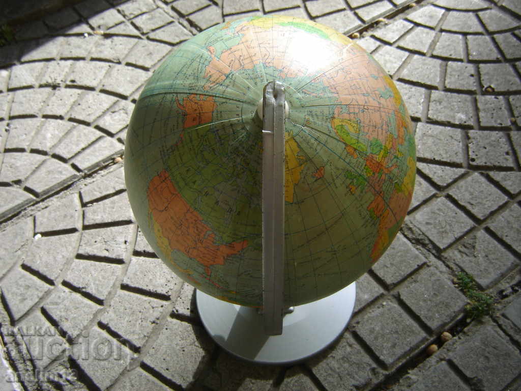 OLD GEOGRAPHIC GLOBE - 5 OLD GEOGRAPHIC GLOBE - 5