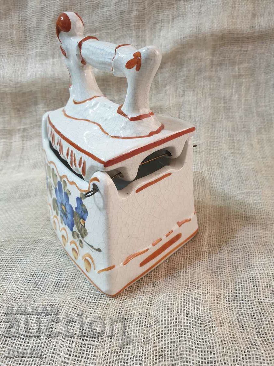 Small porcelain iron - 6 Small porcelain iron - 6