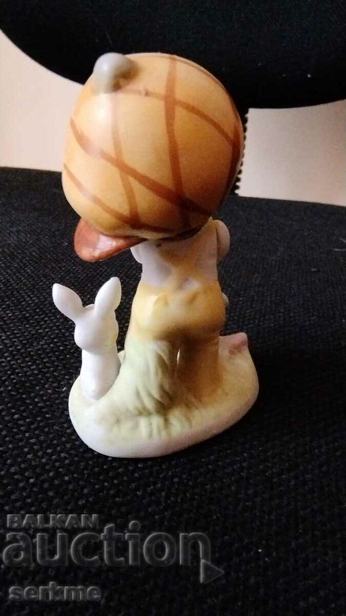 Auction  Porcelain figure