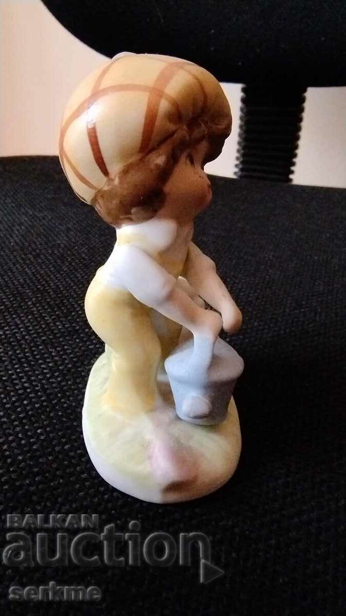 Delivery of Porcelain figure