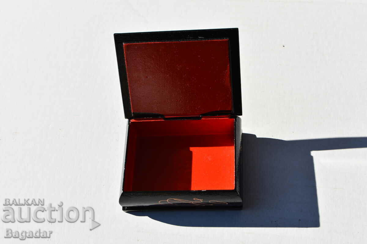 Russian wooden box with price 35.00 BGN | € 17.90