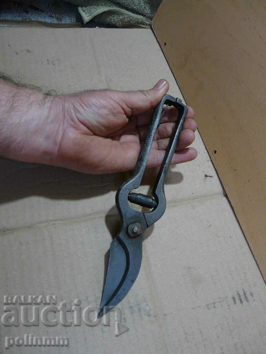 Delivery of Old German vine shears - 2 Delivery of Old German vine shears - 2