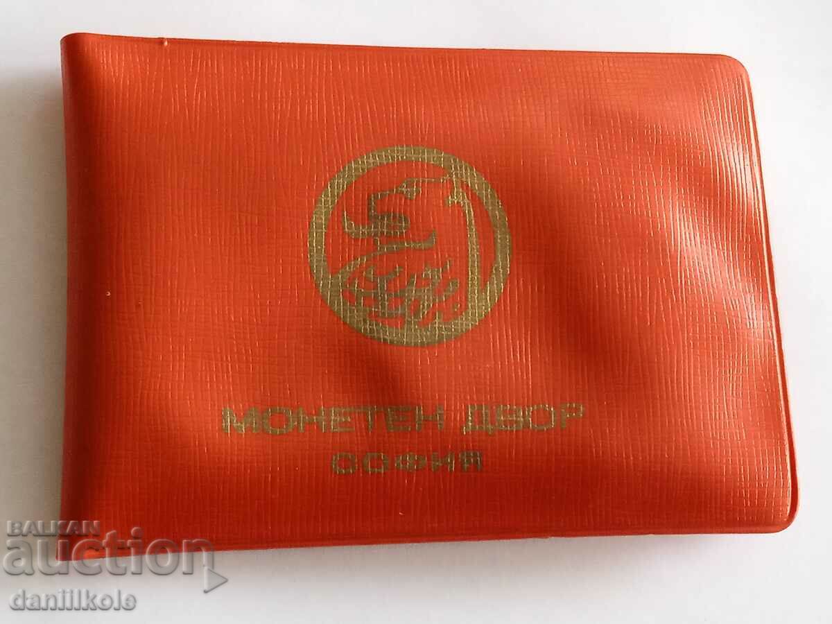 *$*Y*$* OLD CASED MINT BADGES - EXCELLENT *$*Y*$* - 7 *$*Y*$* OLD CASED MINT BADGES - EXCELLENT *$*Y*$* - 7