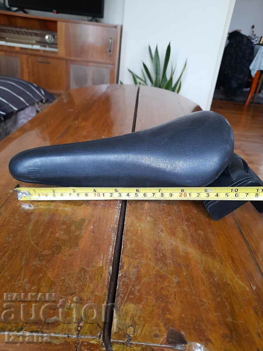 Delivery of Bicycle seat, bicycle