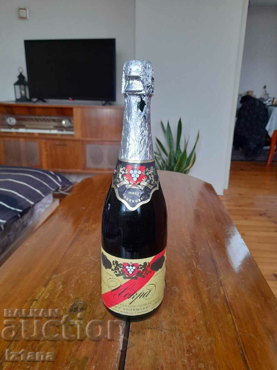 Old bottle of Champagne Iskra