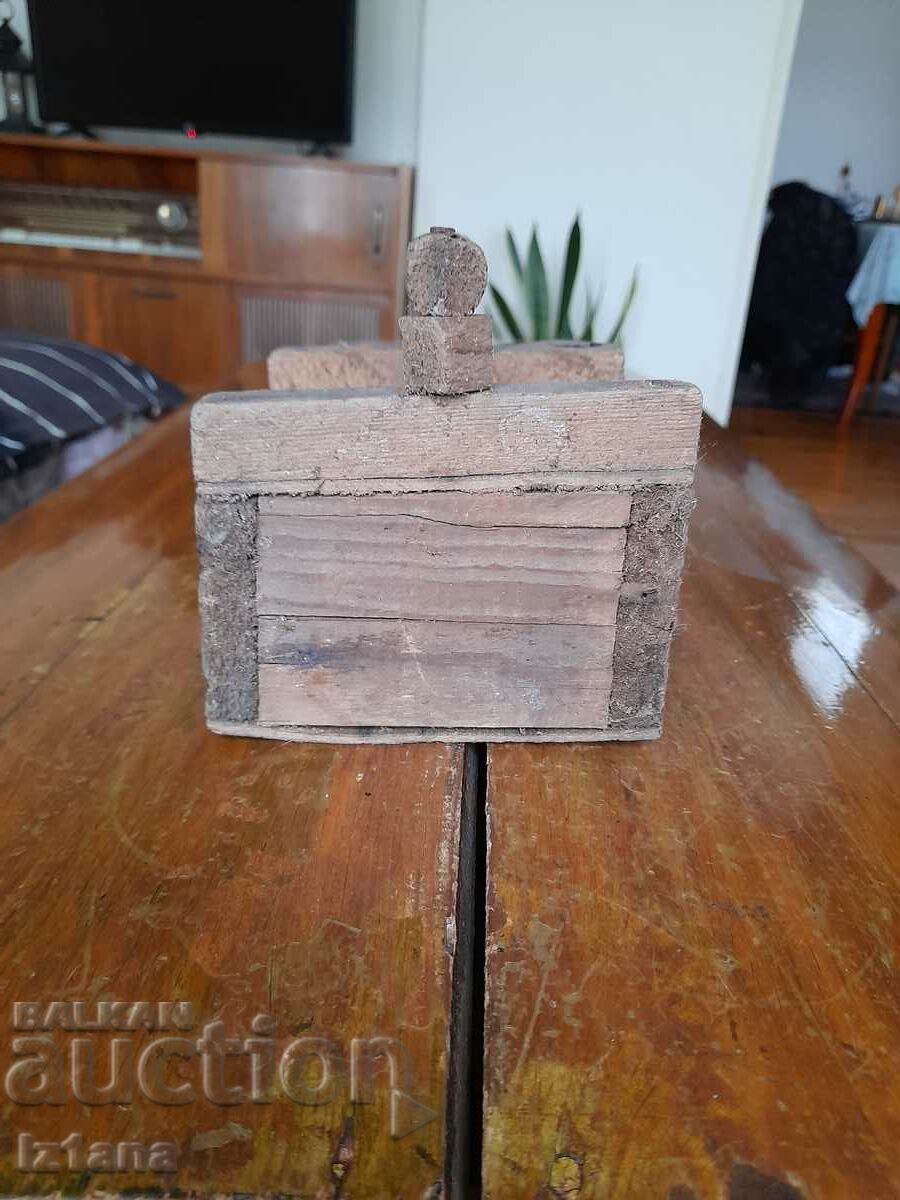 Delivery of Antique blueberry picker Delivery of Antique blueberry picker