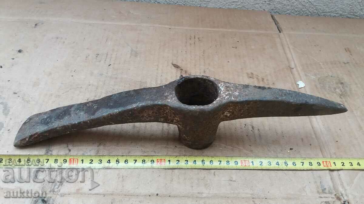 МАСИВНА СТОМАНИЗИРАНА СОЦ. КИРКА с цена 9.99 лв. | € 5.11 МАСИВНА СТОМАНИЗИРАНА СОЦ. КИРКА с цена 9.99 лв. | € 5.11