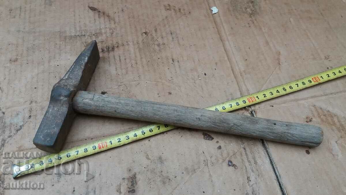 OLD CRAFTSMAN'S HAMMER with price 9.99 BGN | € 5.11 OLD CRAFTSMAN'S HAMMER with price 9.99 BGN | € 5.11