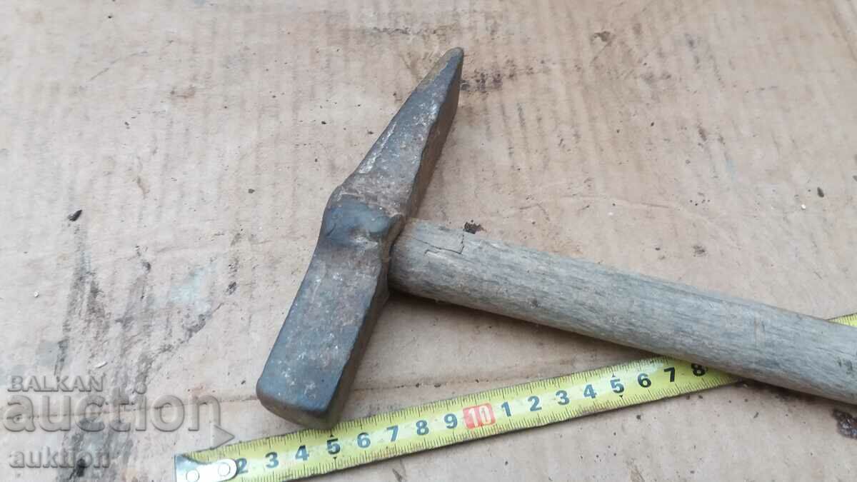 Auction OLD CRAFTSMAN'S HAMMER Auction OLD CRAFTSMAN'S HAMMER