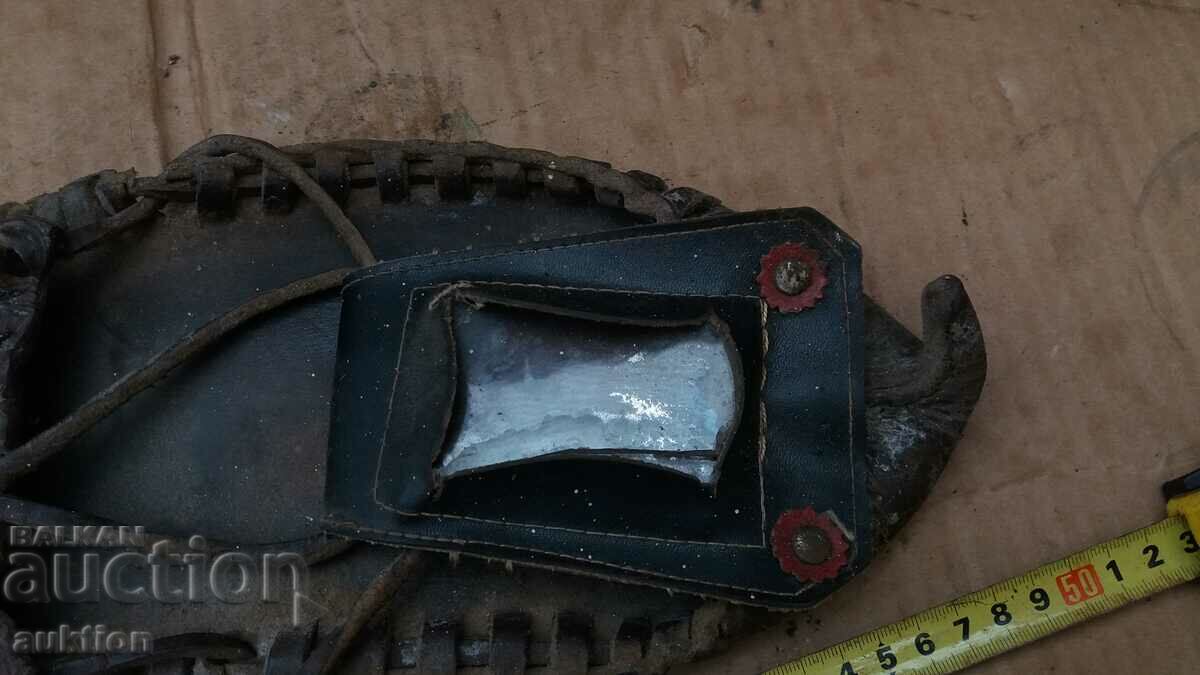 Delivery of COOKERY AMULET - DEER WITH MIRROR