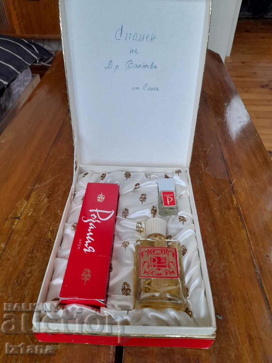 Auction Old Rosalia Women's Set Auction Old Rosalia Women's Set