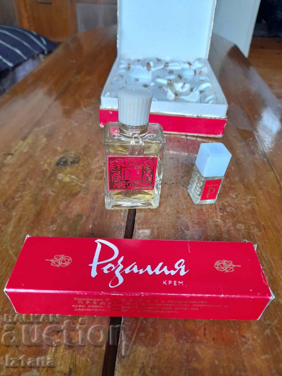 Delivery of Old Rosalia Women's Set Delivery of Old Rosalia Women's Set