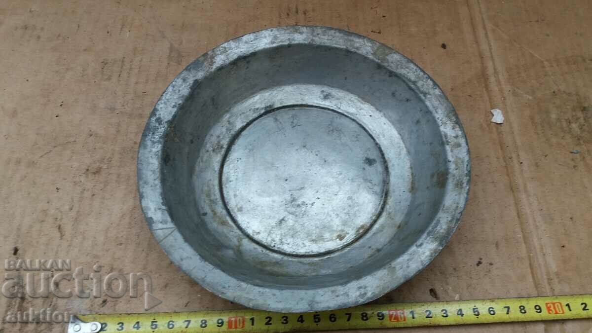 Auction  FORGED RENAISSANCE COPPER PLATE, BOWL, PAN