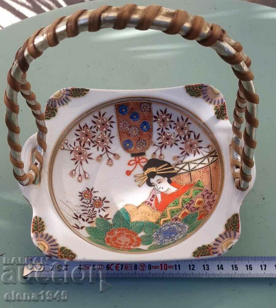 Japanese candy box with price 60.00 BGN | € 30.68 Japanese candy box with price 60.00 BGN | € 30.68