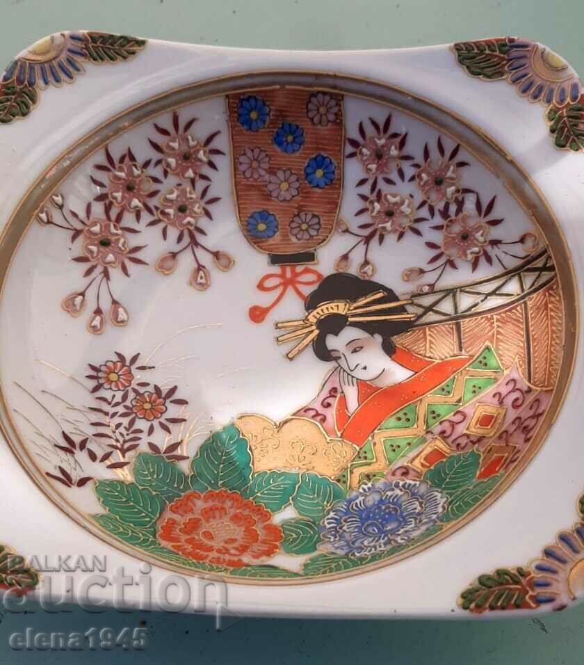 Auction Japanese candy box Auction Japanese candy box