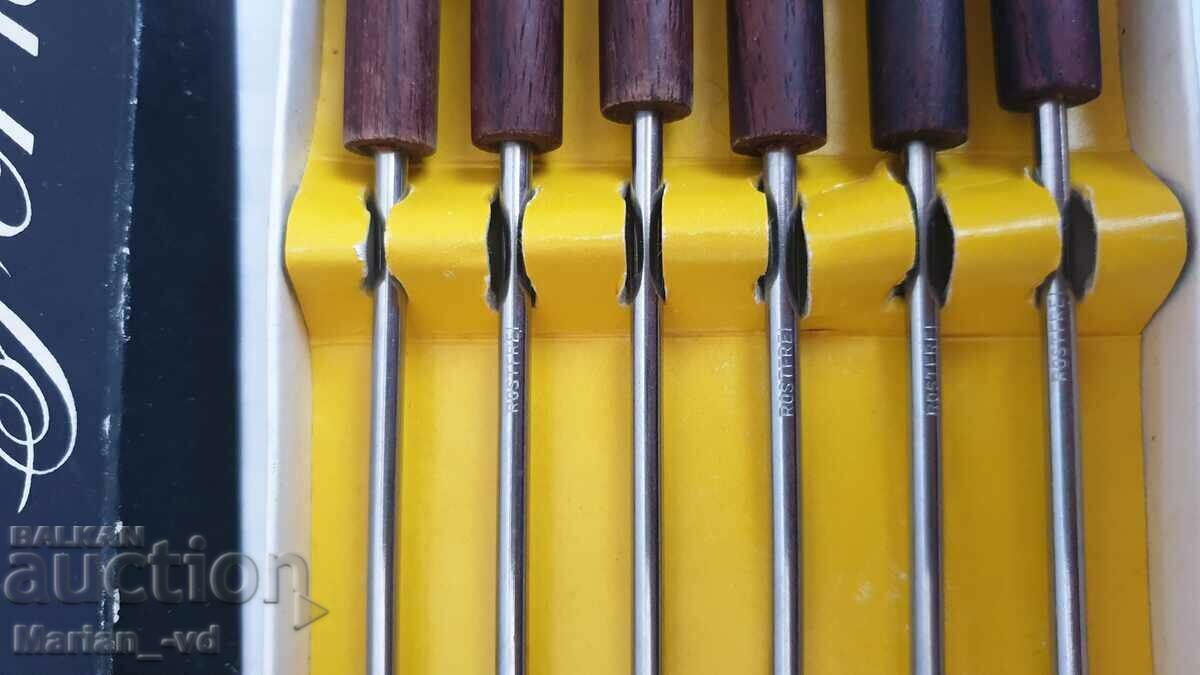 Set of fondue forks with wooden handles - 6 Set of fondue forks with wooden handles - 6