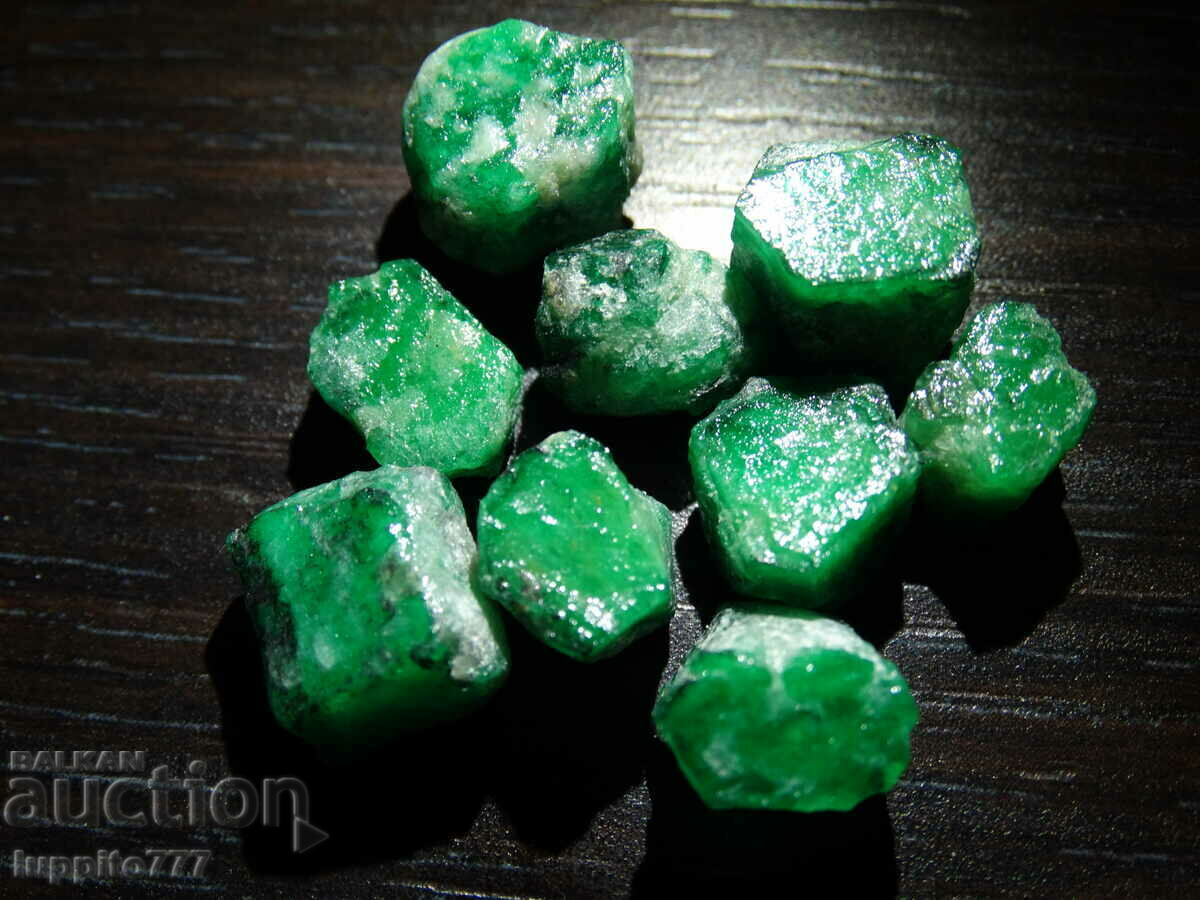 natural emerald beryl on matrix unique lot 79.75 carats with price 1475.00 BGN | € 754.16 natural emerald beryl on matrix unique lot 79.75 carats with price 1475.00 BGN | € 754.16