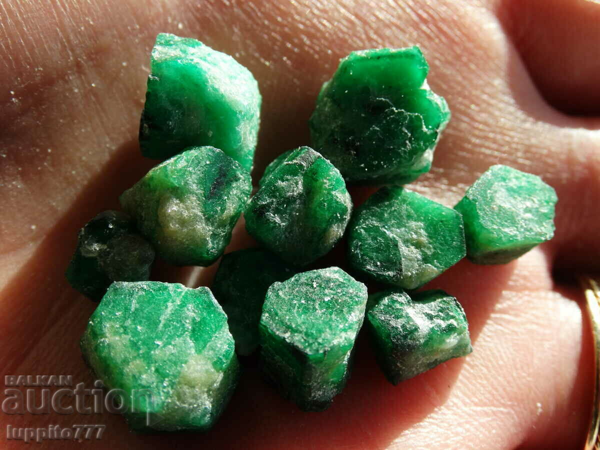 natural emerald beryl on matrix unique lot 79.75 carats - 5 natural emerald beryl on matrix unique lot 79.75 carats - 5