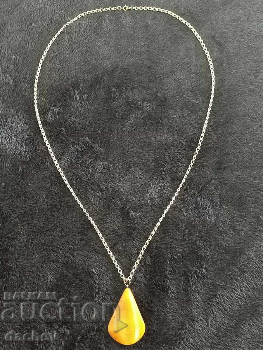 Επιχρυσωμένο κολιέ με κεχριμπάρι μενταγιόν λαϊκό κόσμημα