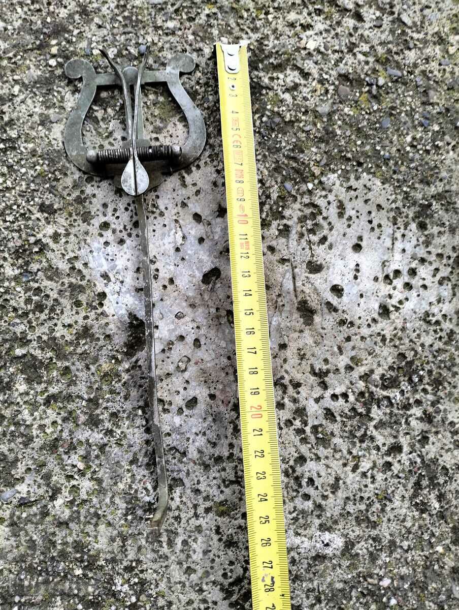 Доставка на Старинна стойка за ноти Доставка на Старинна стойка за ноти