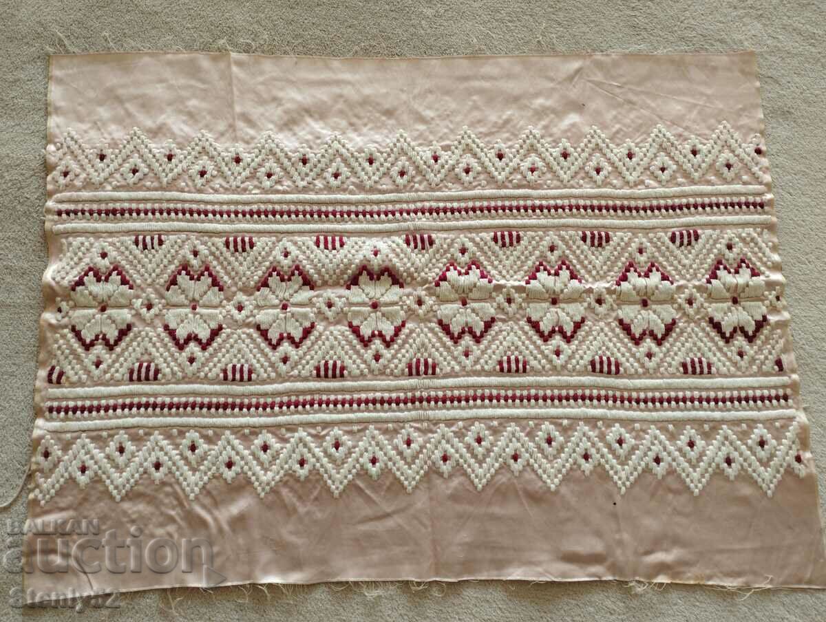 Embroidered top for decorative pillow 70/50 cm