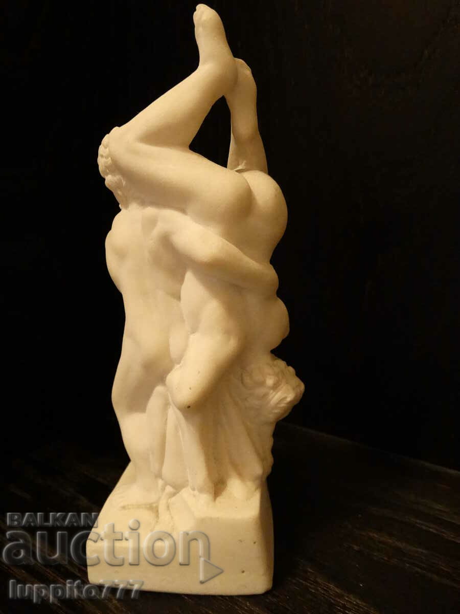 Delivery of Sculpture statuette stylized antique replica Delivery of Sculpture statuette stylized antique replica