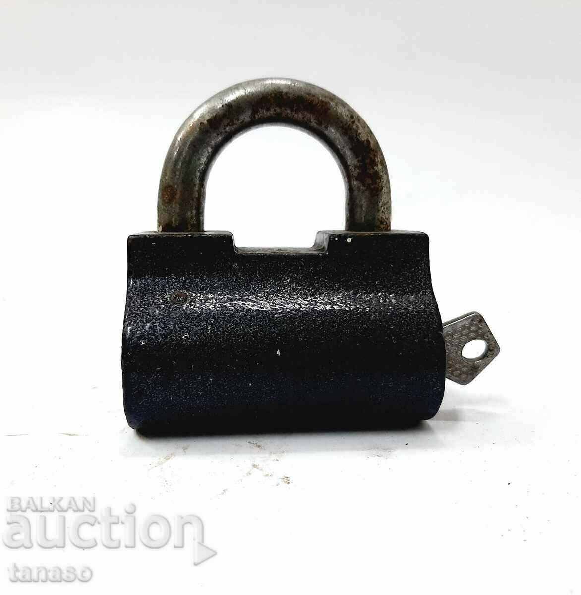 Old heavy Russian padlock with key(7.6)
