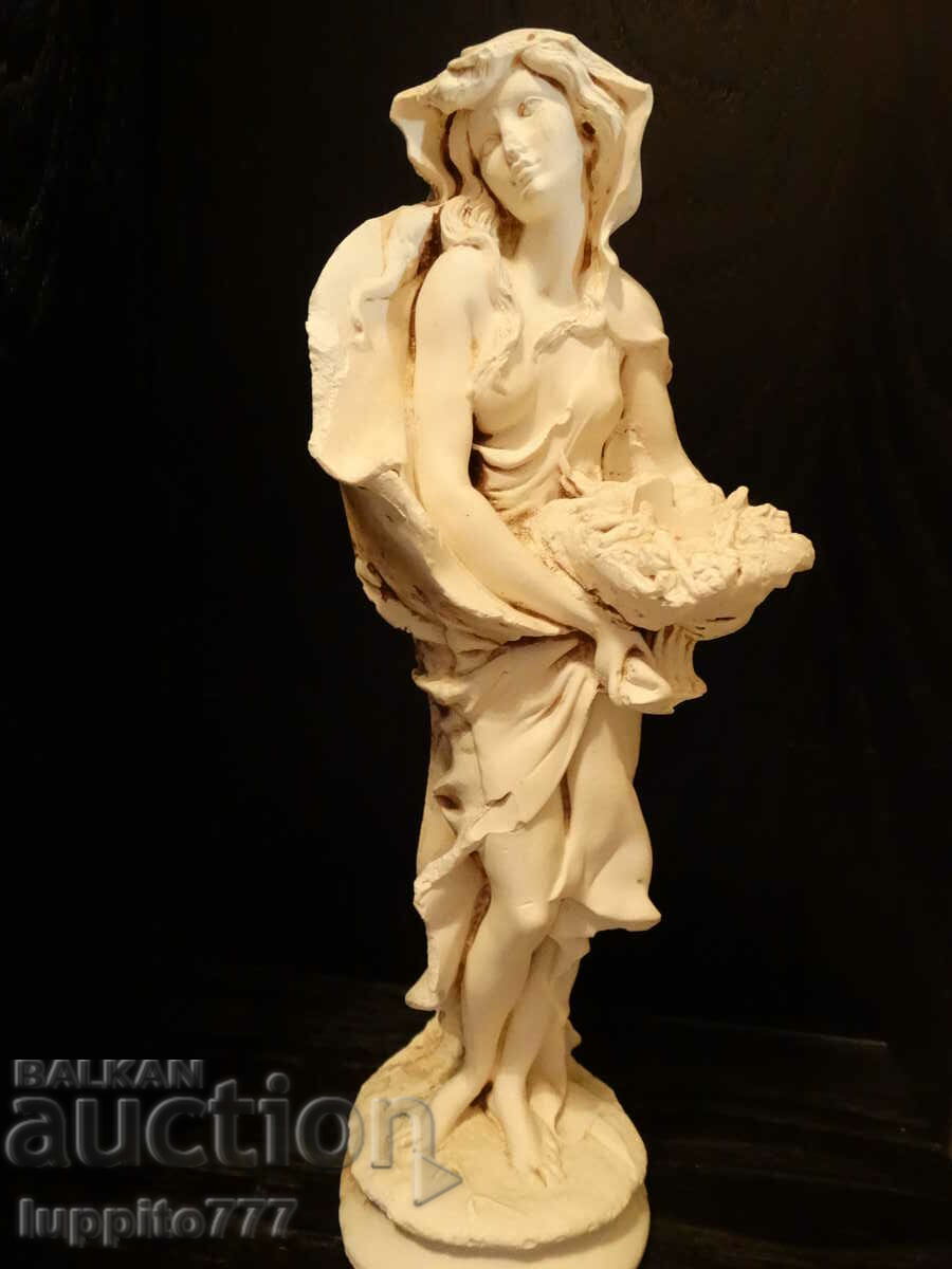 Sculpture statuette stylized female figure with price 155.00 BGN | € 79.25 Sculpture statuette stylized female figure with price 155.00 BGN | € 79.25