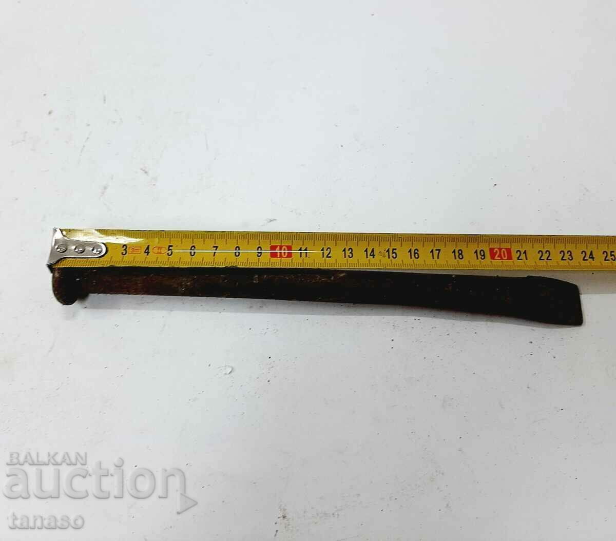 Стар стоманизиран секач(7.6)