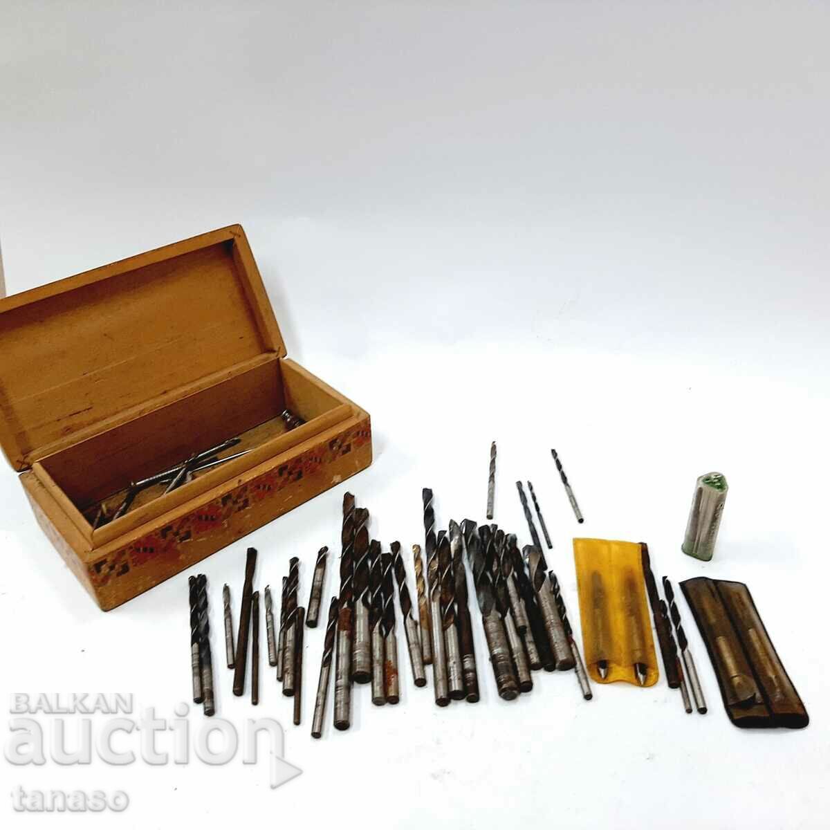 Old drills, drills, taps - over 40 pcs. (7.6) Old drills, drills, taps - over 40 pcs. (7.6)