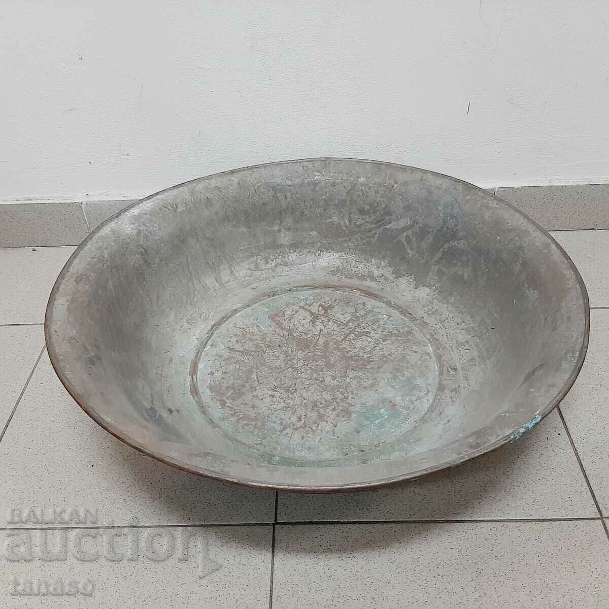 Delivery of Old copper basin, copper, vessel, trough(9.3) Delivery of Old copper basin, copper, vessel, trough(9.3)