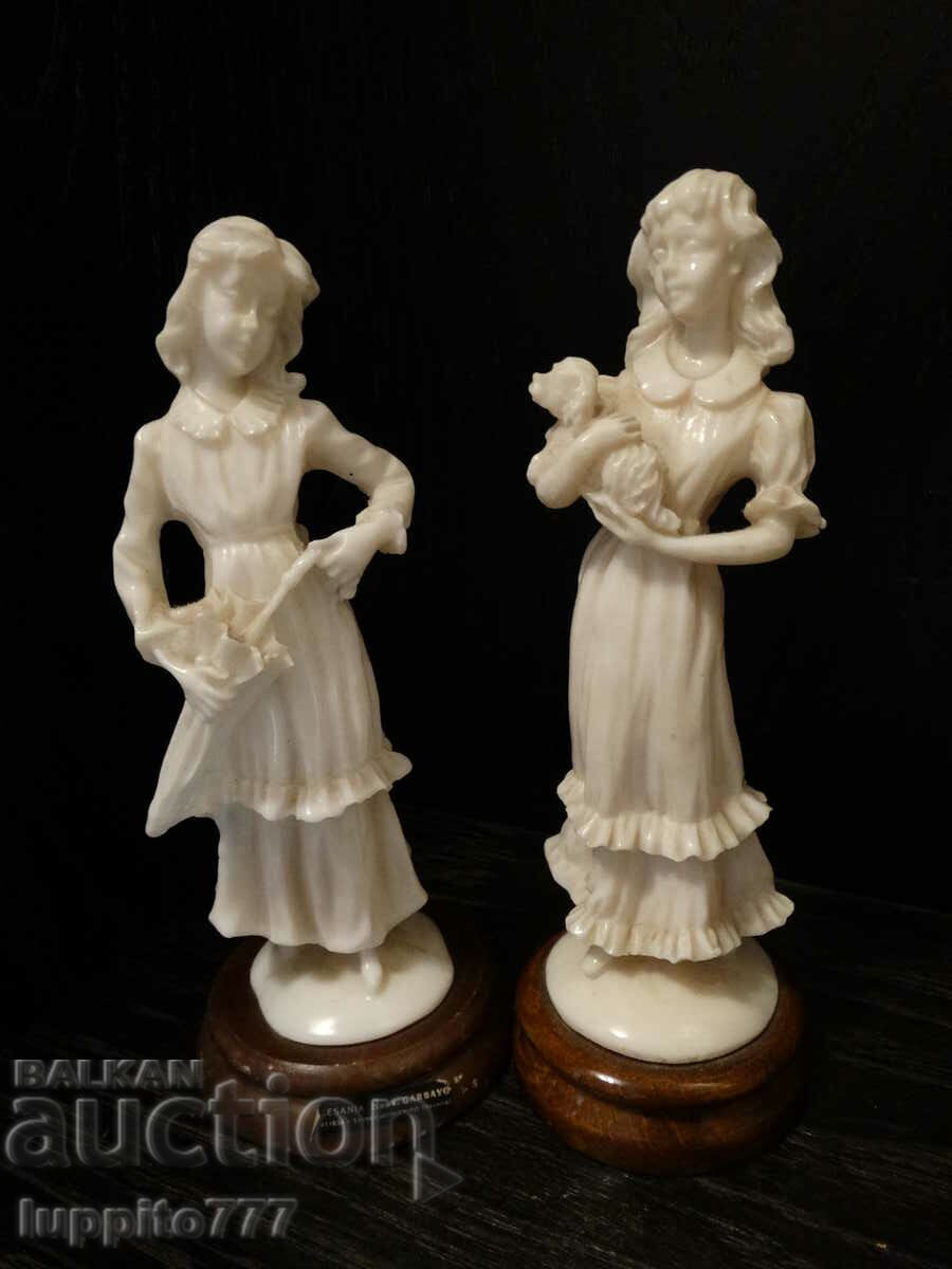 Auction Sculpture figurine of a female figure 2 pieces Auction Sculpture figurine of a female figure 2 pieces