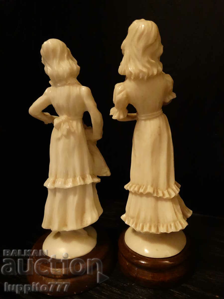 Sculpture figurine of a female figure 2 pieces - 5 Sculpture figurine of a female figure 2 pieces - 5