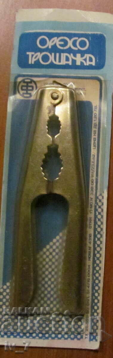 NUTCRACKER with price 17.99 BGN | € 9.20 NUTCRACKER with price 17.99 BGN | € 9.20