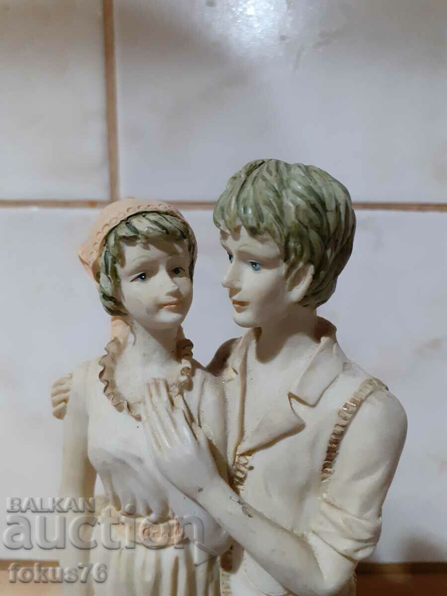 Auction A great beautiful figurine of lovers Auction A great beautiful figurine of lovers