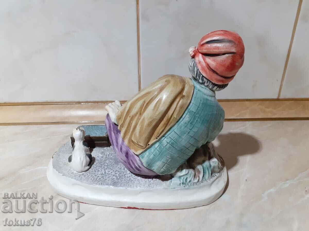 Delivery of Great beautiful figurine figure Delivery of Great beautiful figurine figure