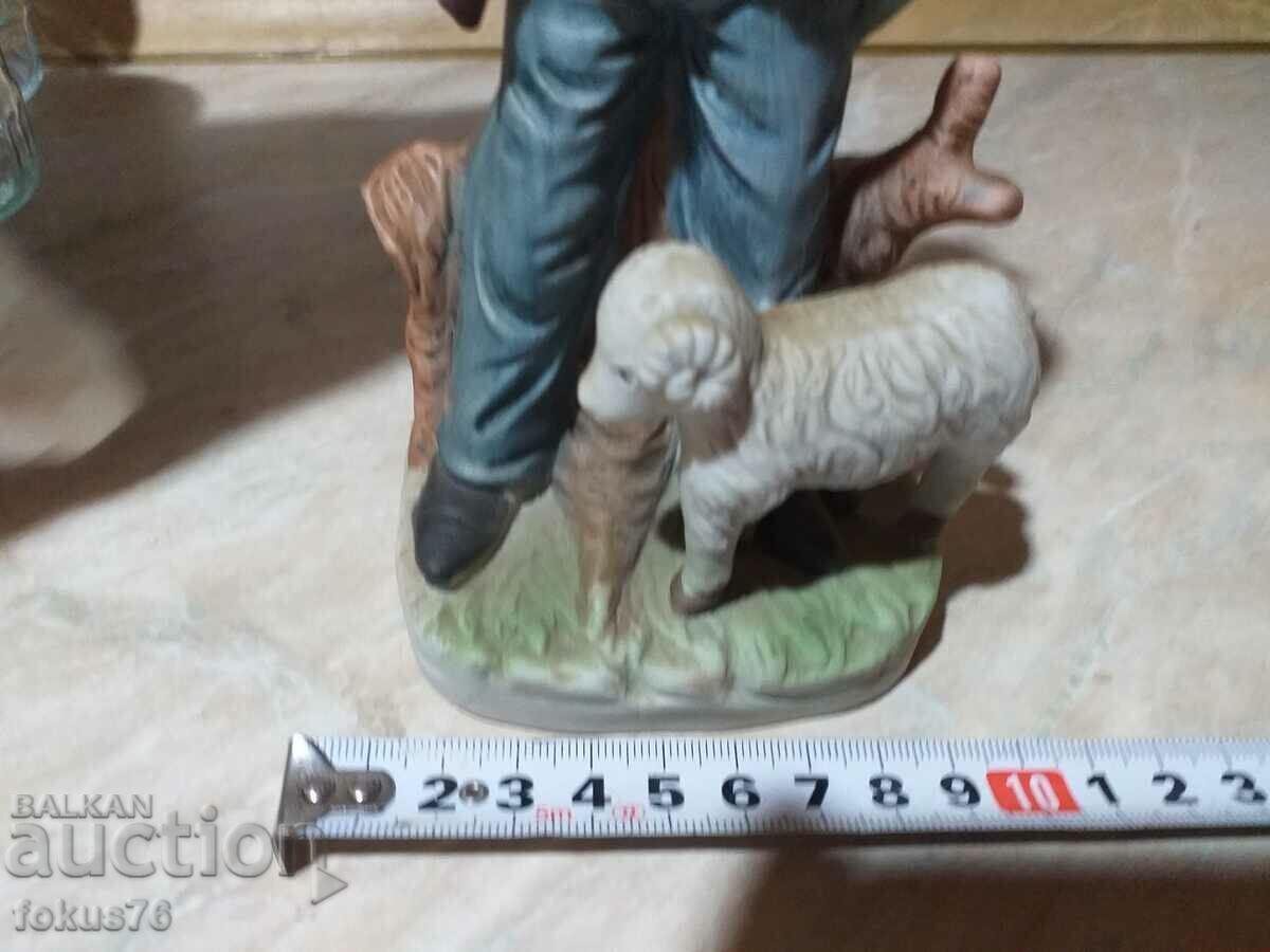 Mare frumoasa statueta figura bunicul cu miei - 5 Mare frumoasa statueta figura bunicul cu miei - 5