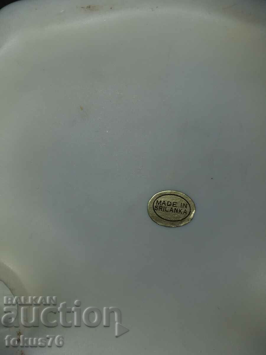 Παράδοση Υπέροχο όμορφο ειδώλιο αγόρι και κορίτσι Παράδοση Υπέροχο όμορφο ειδώλιο αγόρι και κορίτσι