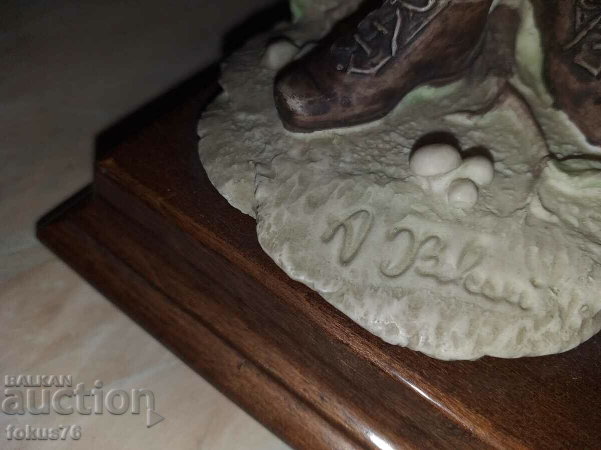 A great beautiful figurine of a boy with a dog signed - 5 A great beautiful figurine of a boy with a dog signed - 5