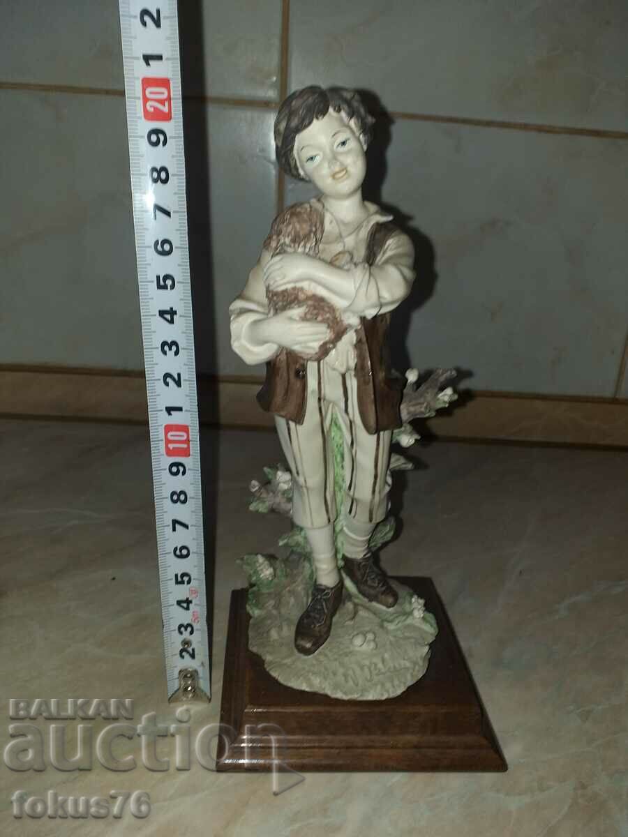 A great beautiful figurine of a boy with a dog signed - 6 A great beautiful figurine of a boy with a dog signed - 6